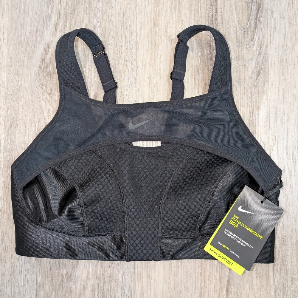 NWT Nike Alpha Ultrabreathe Sports Bra - Black - Size Small